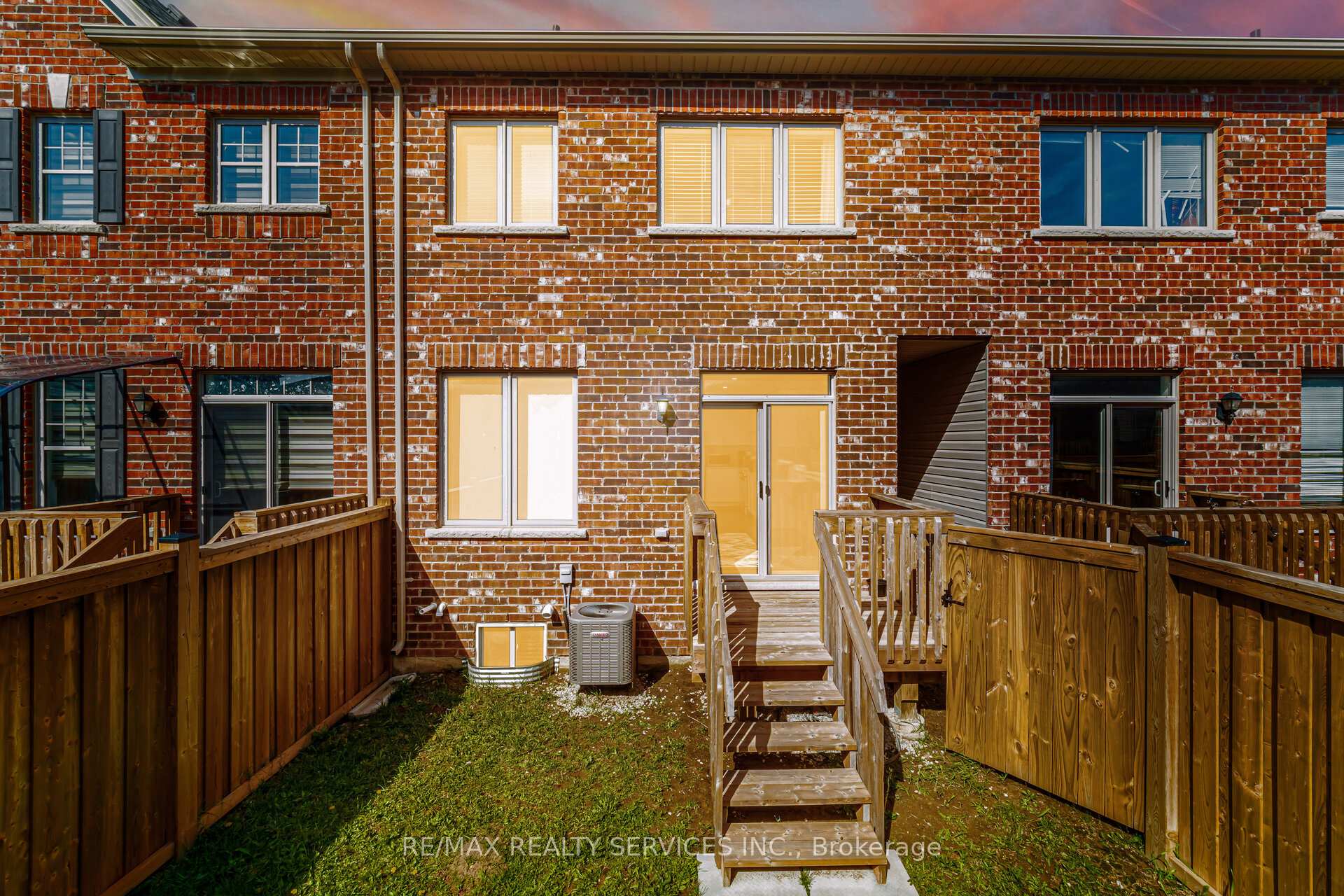 Photo 49 of 5 Pearman Crescent, Brampton, Northwest Brampton — HOMEH
