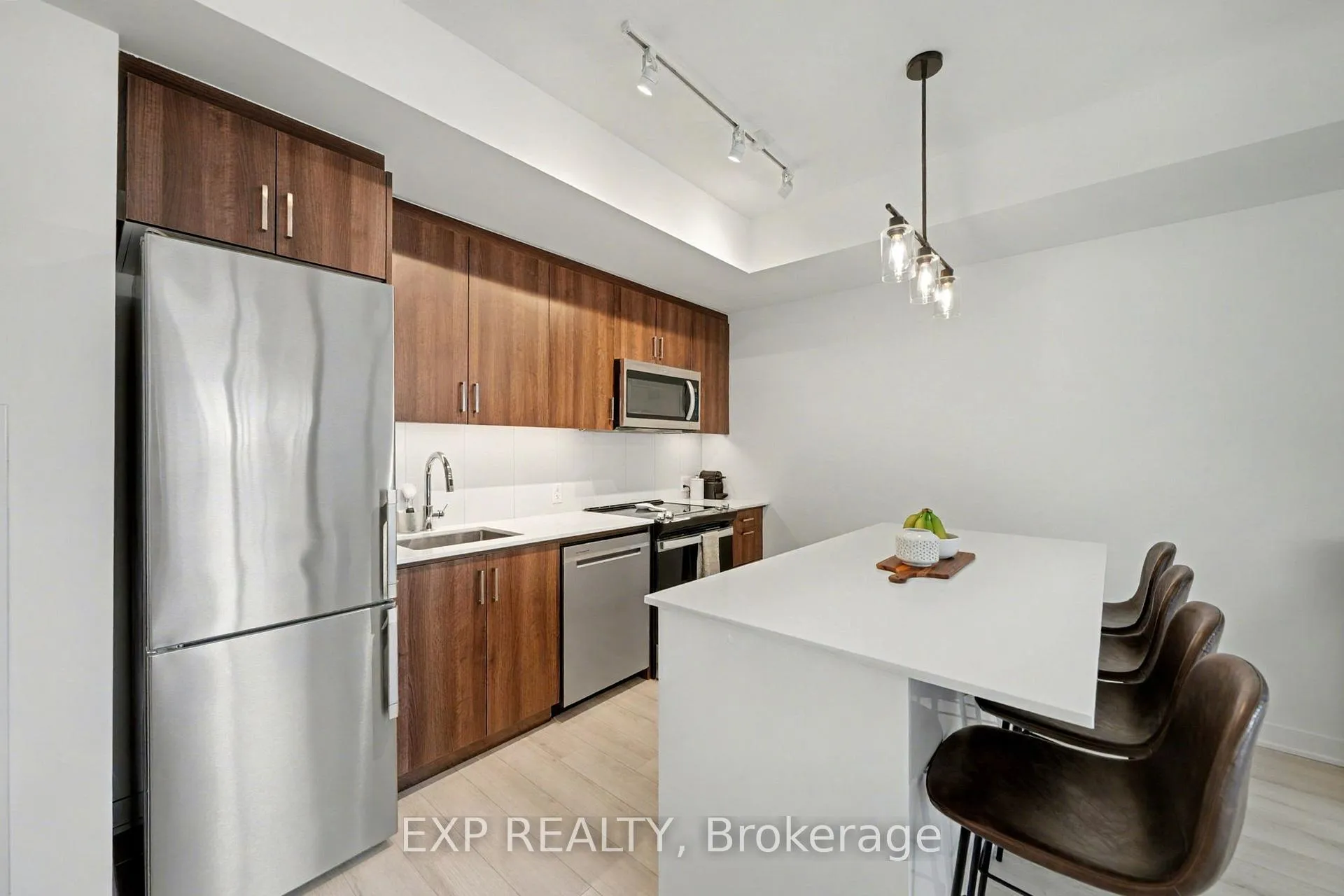 Photo 3 of Unit 332, 681 Yonge Street, Barrie, Painswick South — HOMEH