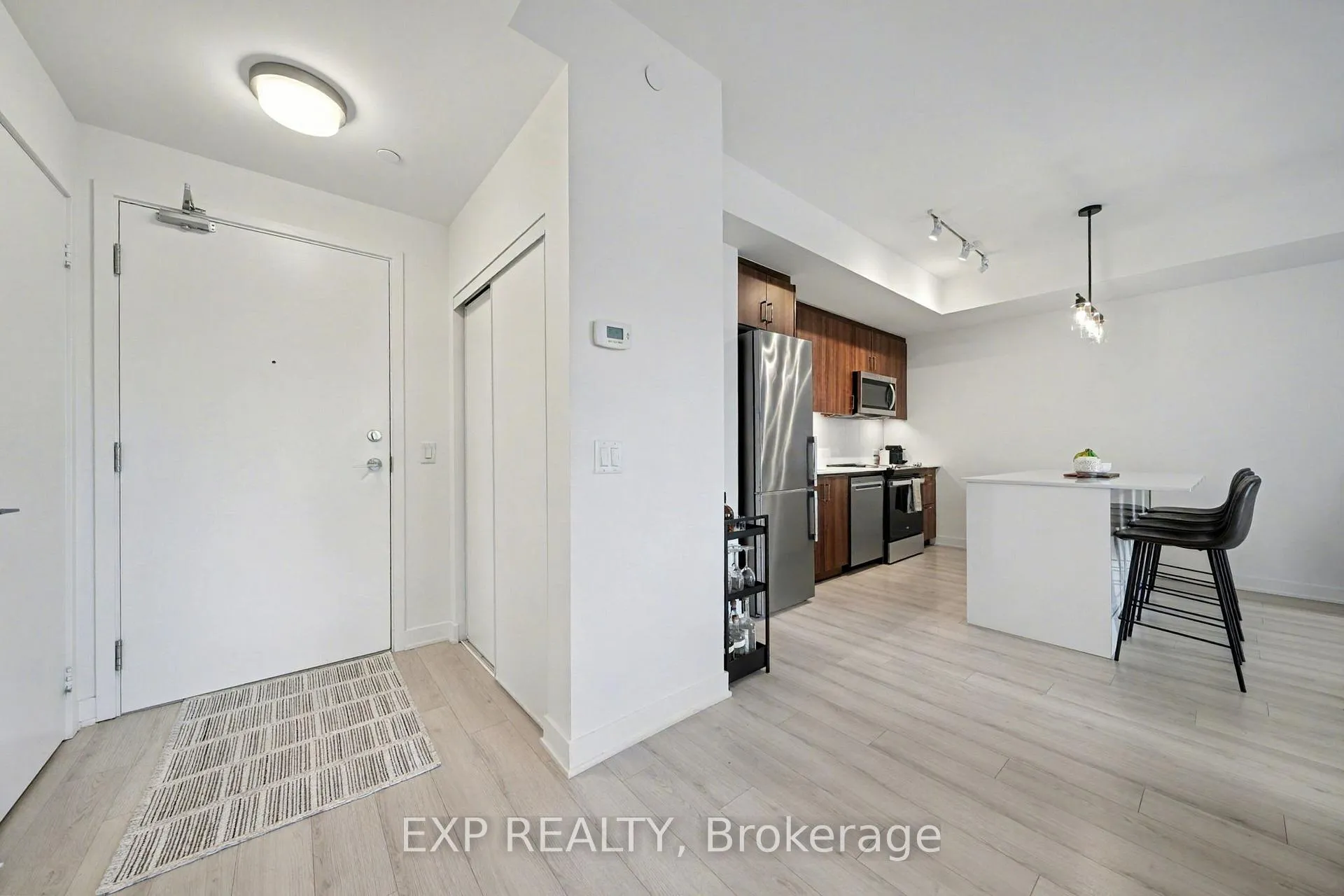 Photo 4 of Unit 332, 681 Yonge Street, Barrie, Painswick South — HOMEH