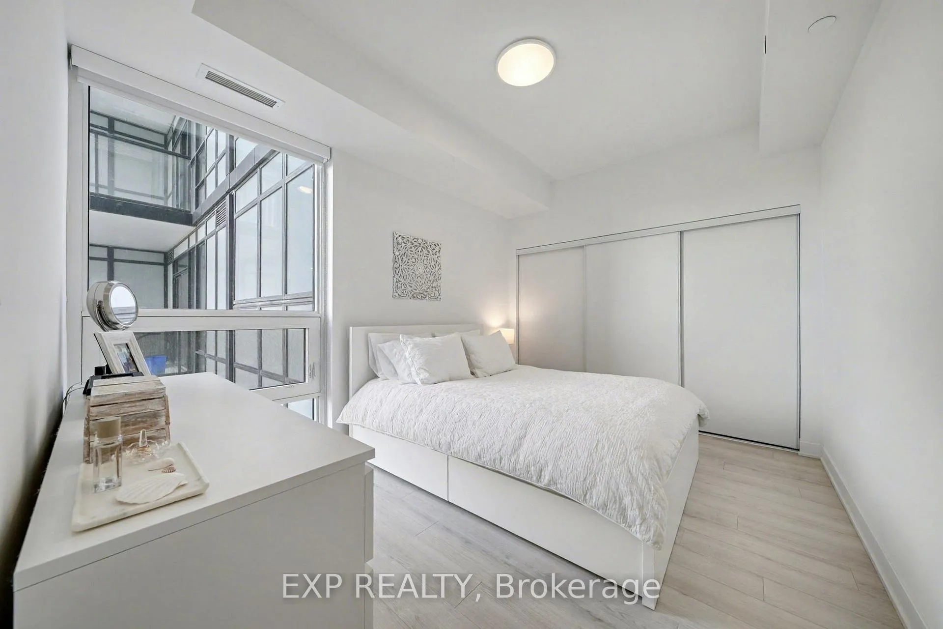 Photo 10 of Unit 332, 681 Yonge Street, Barrie, Painswick South — HOMEH