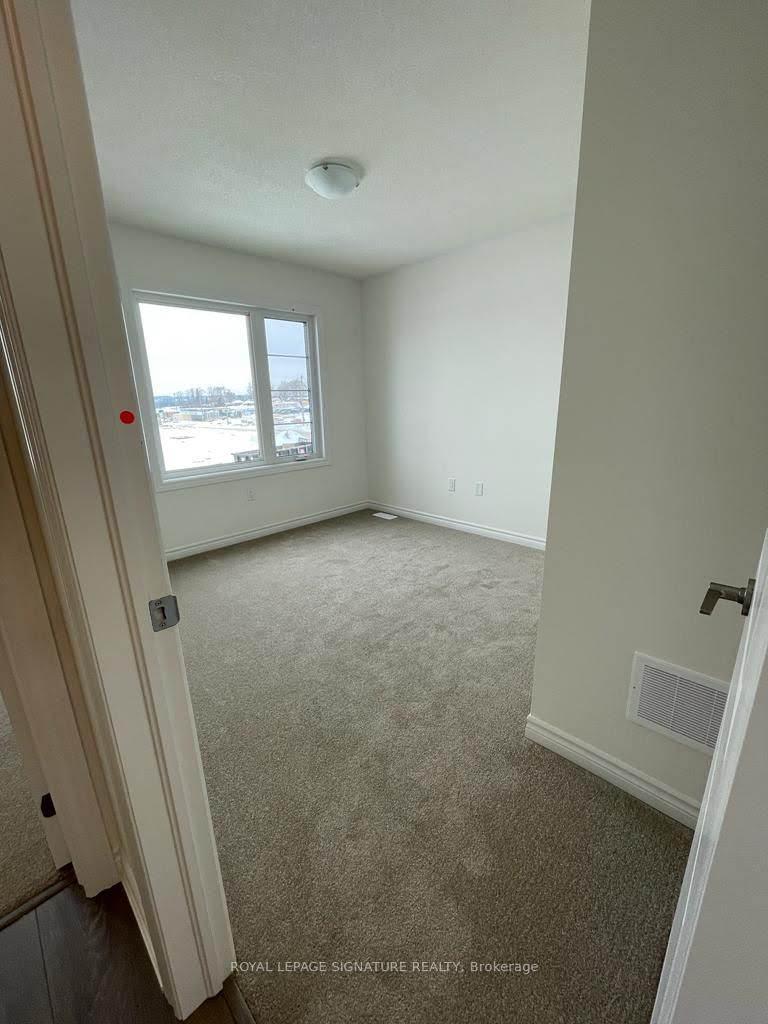 Photo 10 of 41 Greer Street, Barrie, Rural Barrie Southeast — HOMEH
