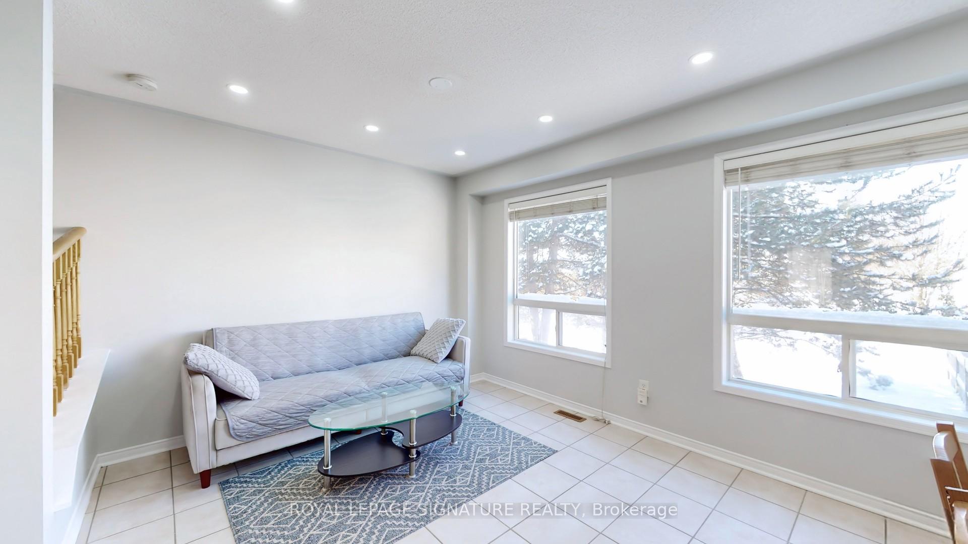 Photo 4 of 16 Pennefather Lane, Ajax, Central — HOMEH