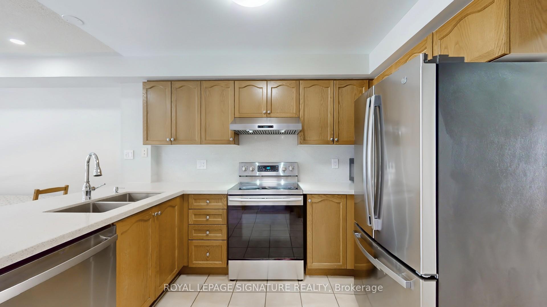 Photo 11 of 16 Pennefather Lane, Ajax, Central — HOMEH