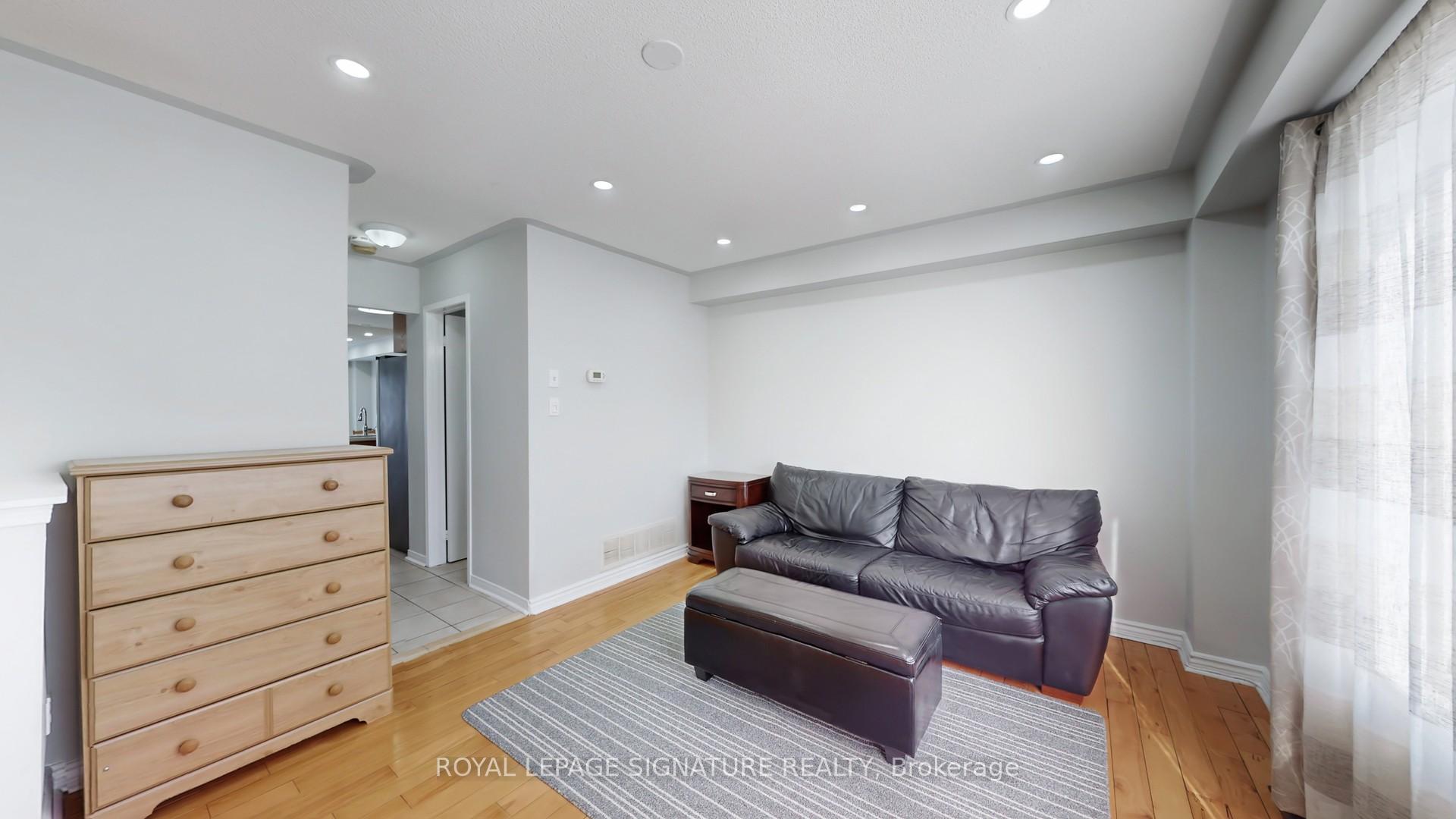 Photo 18 of 16 Pennefather Lane, Ajax, Central — HOMEH