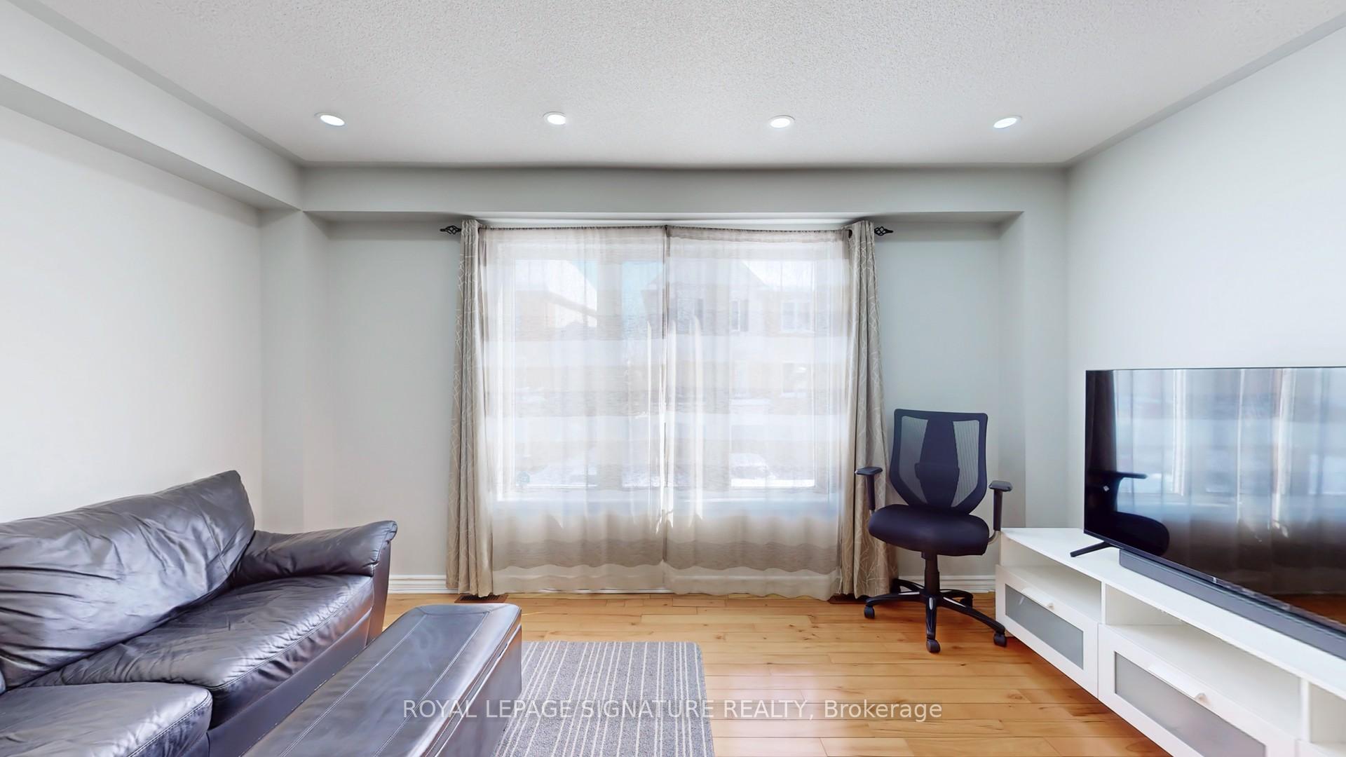 Photo 38 of 16 Pennefather Lane, Ajax, Central — HOMEH