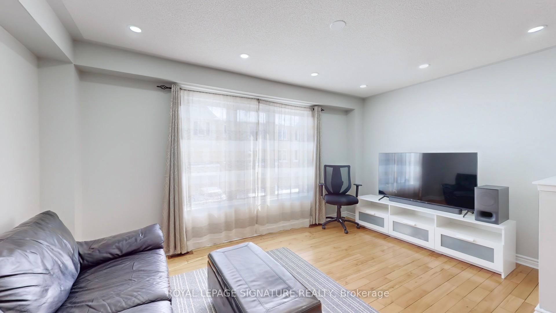 Photo 39 of 16 Pennefather Lane, Ajax, Central — HOMEH
