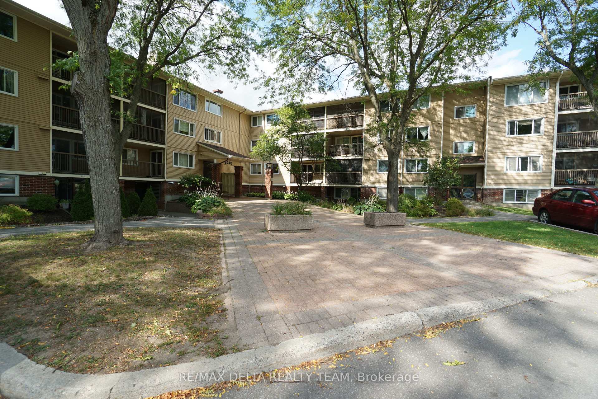 Front of Unit 412, 6376 Bilberry Drive