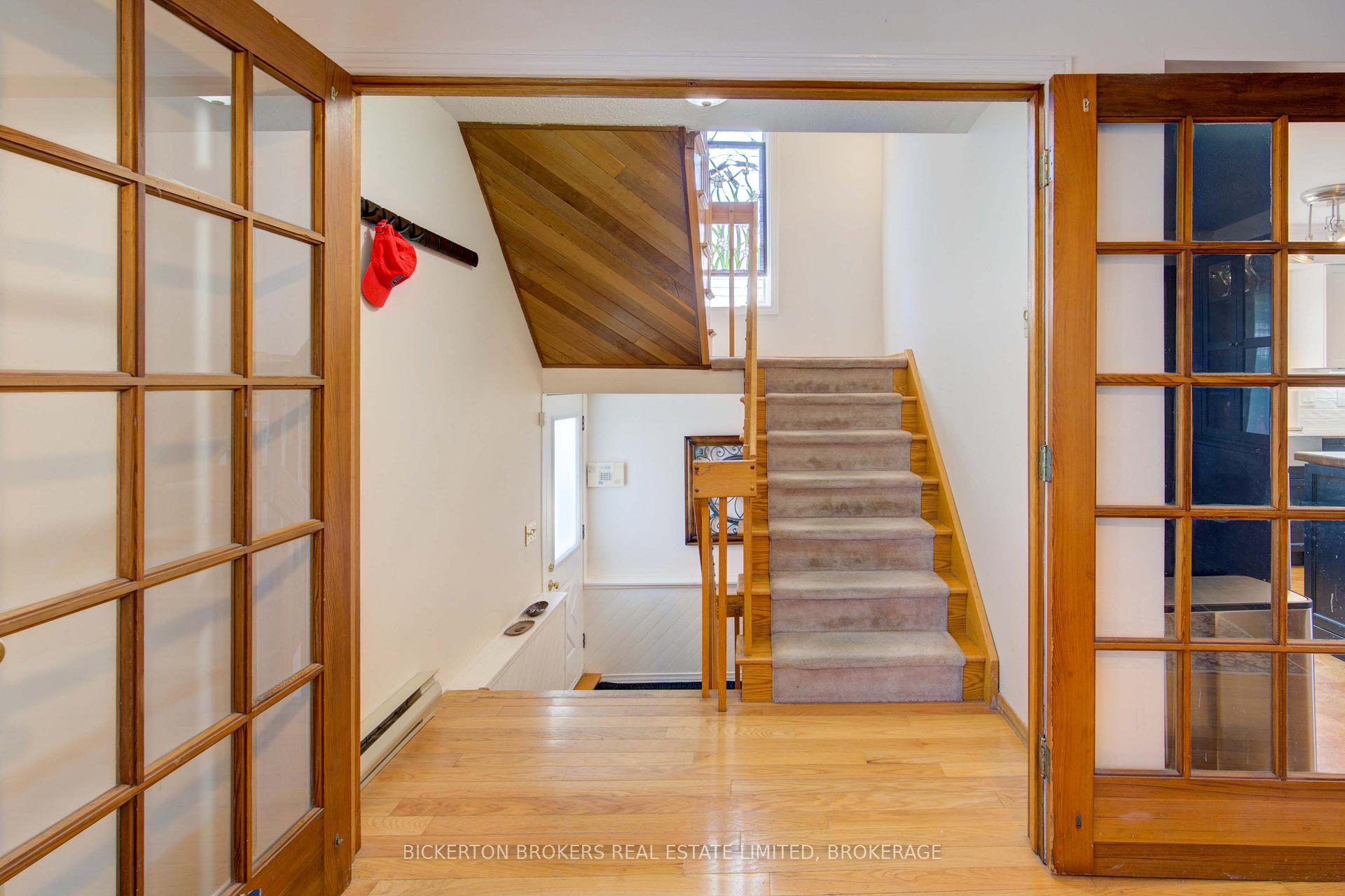 Photo 32 of 9 Gray's Lane, Gananoque — HOMEH