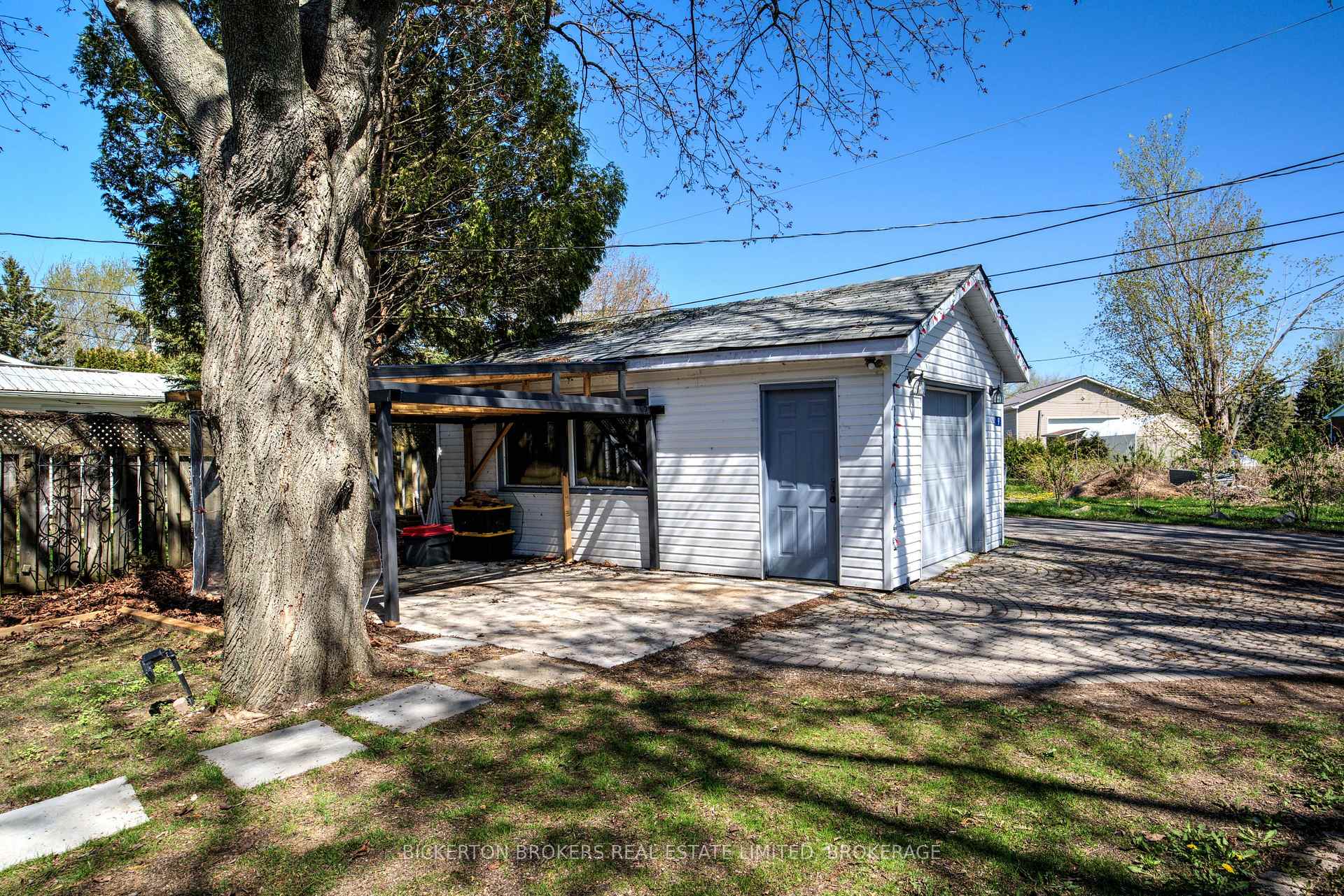 Photo 50 of 9 Gray's Lane, Gananoque — HOMEH
