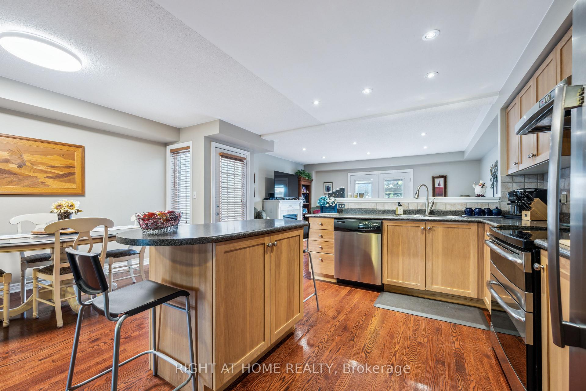 Photo 31 of 6 Traymore Street, Brampton, Fletcher's Meadow — HOMEH