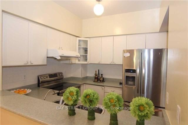 Photo 3 of Unit 2, 2 Cox Boulevard, Markham, Unionville — HOMEH