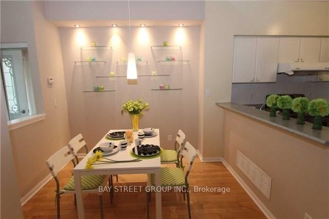 Photo 4 of Unit 2, 2 Cox Boulevard, Markham, Unionville — HOMEH