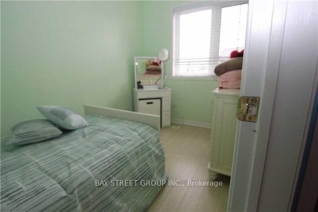 Photo 8 of Unit 2, 2 Cox Boulevard, Markham, Unionville — HOMEH