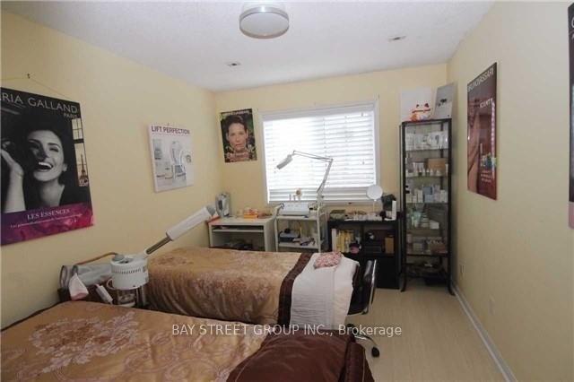 Photo 12 of Unit 2, 2 Cox Boulevard, Markham, Unionville — HOMEH