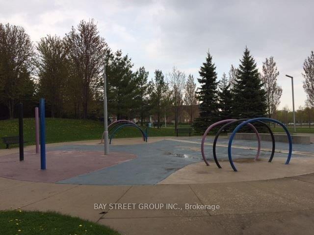 Photo 13 of Unit 2, 2 Cox Boulevard, Markham, Unionville — HOMEH