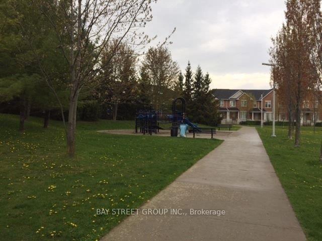Photo 14 of Unit 2, 2 Cox Boulevard, Markham, Unionville — HOMEH