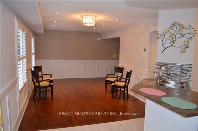 Photo 4 of 90 Louisbourg Way, Markham, Greensborough — HOMEH