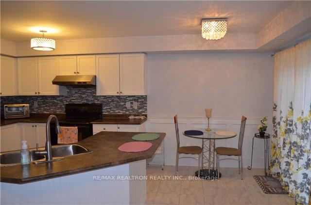 Photo 6 of 90 Louisbourg Way, Markham, Greensborough — HOMEH