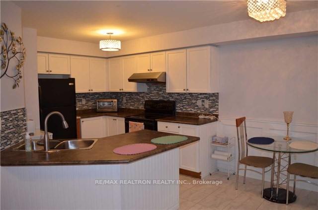 Photo 7 of 90 Louisbourg Way, Markham, Greensborough — HOMEH