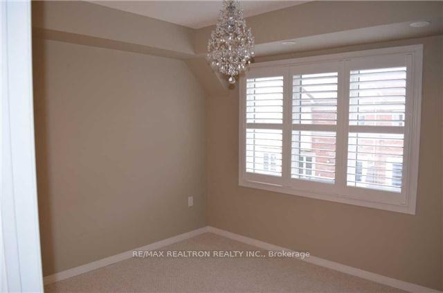 Photo 8 of 90 Louisbourg Way, Markham, Greensborough — HOMEH