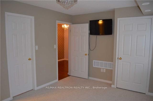 Photo 12 of 90 Louisbourg Way, Markham, Greensborough — HOMEH