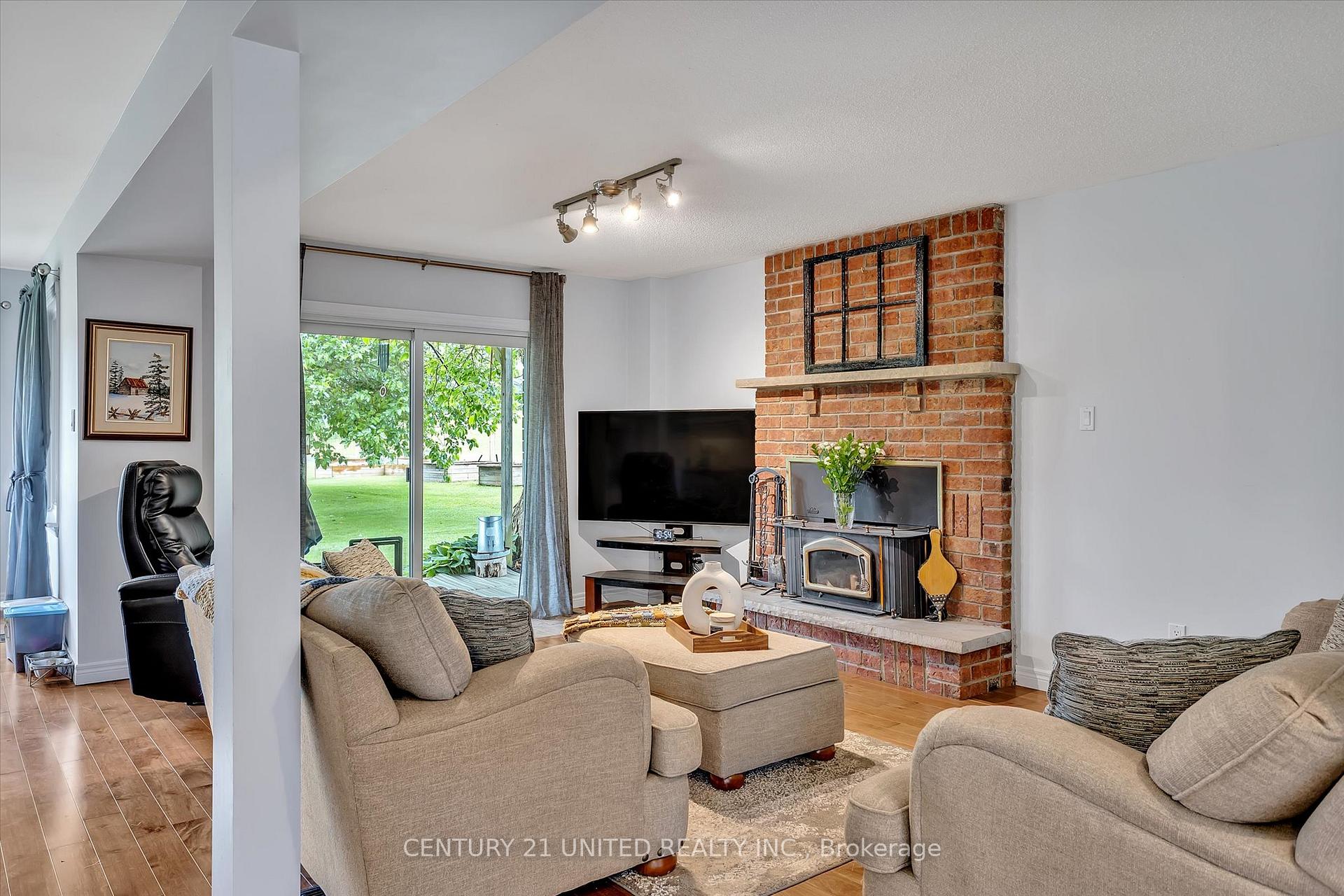 Photo 10 of 44 Valleyview Drive, Cavan Monaghan, Cavan Twp — HOMEH