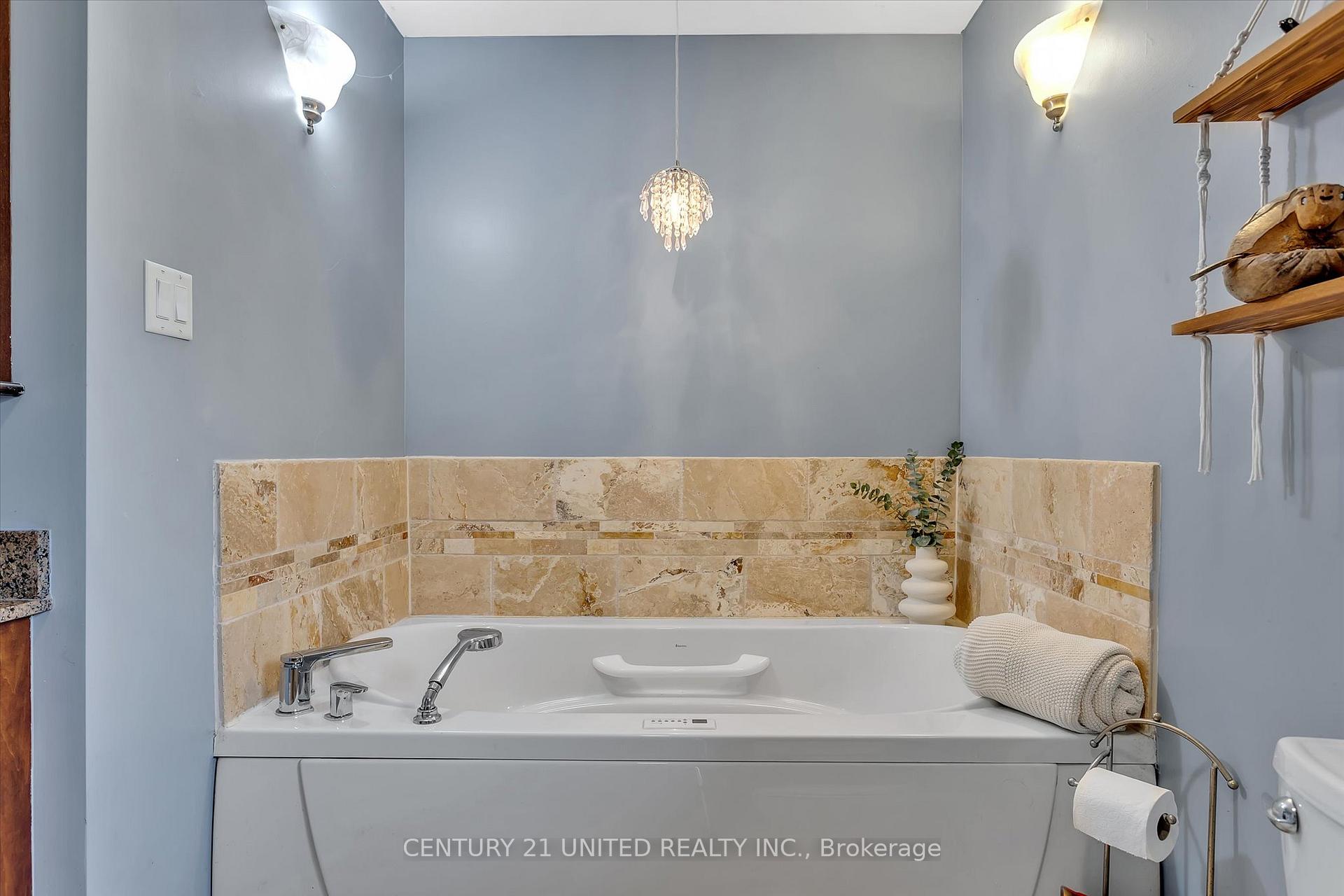 Photo 21 of 44 Valleyview Drive, Cavan Monaghan, Cavan Twp — HOMEH