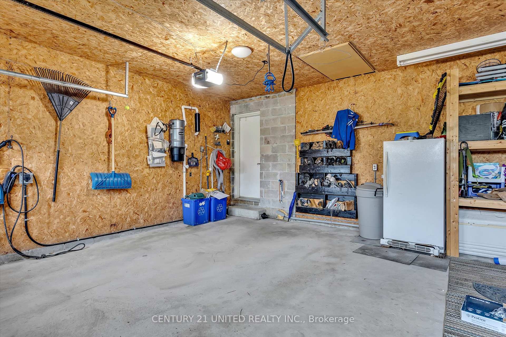 Photo 29 of 44 Valleyview Drive, Cavan Monaghan, Cavan Twp — HOMEH