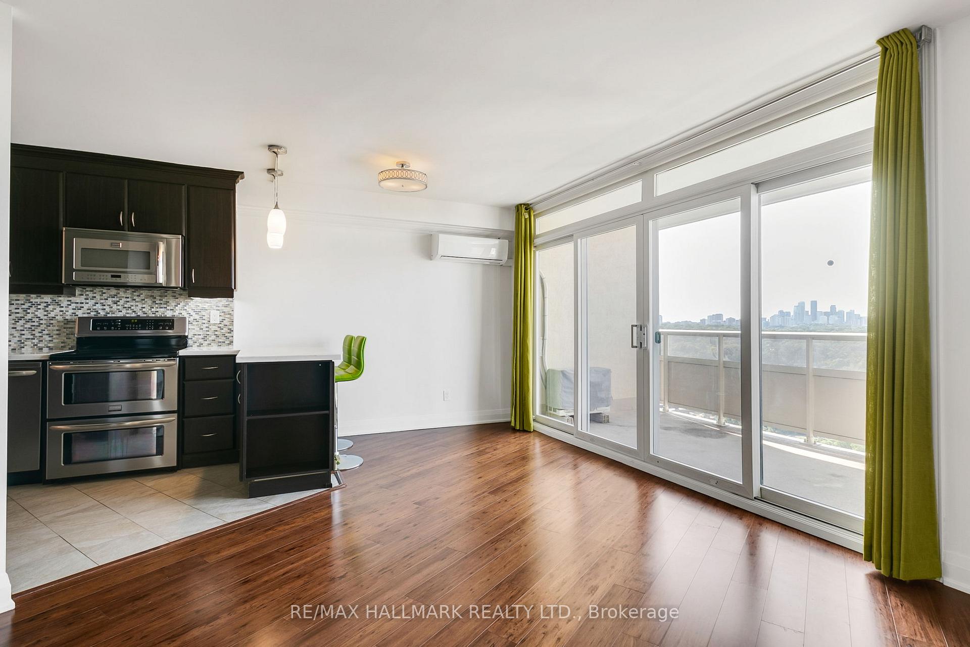 Photo 9 of Unit 2303, 980 Broadview Avenue, Toronto, Broadview North — HOMEH