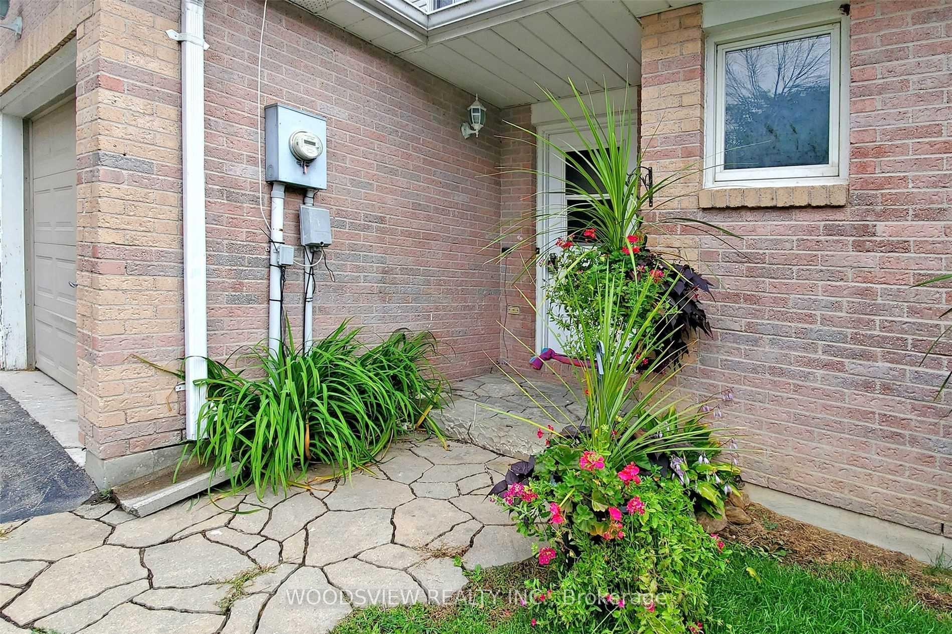 Photo 2 of Unit 2, 99 Lake Drive N, Georgina, Historic Lakeshore Communities — HOMEH