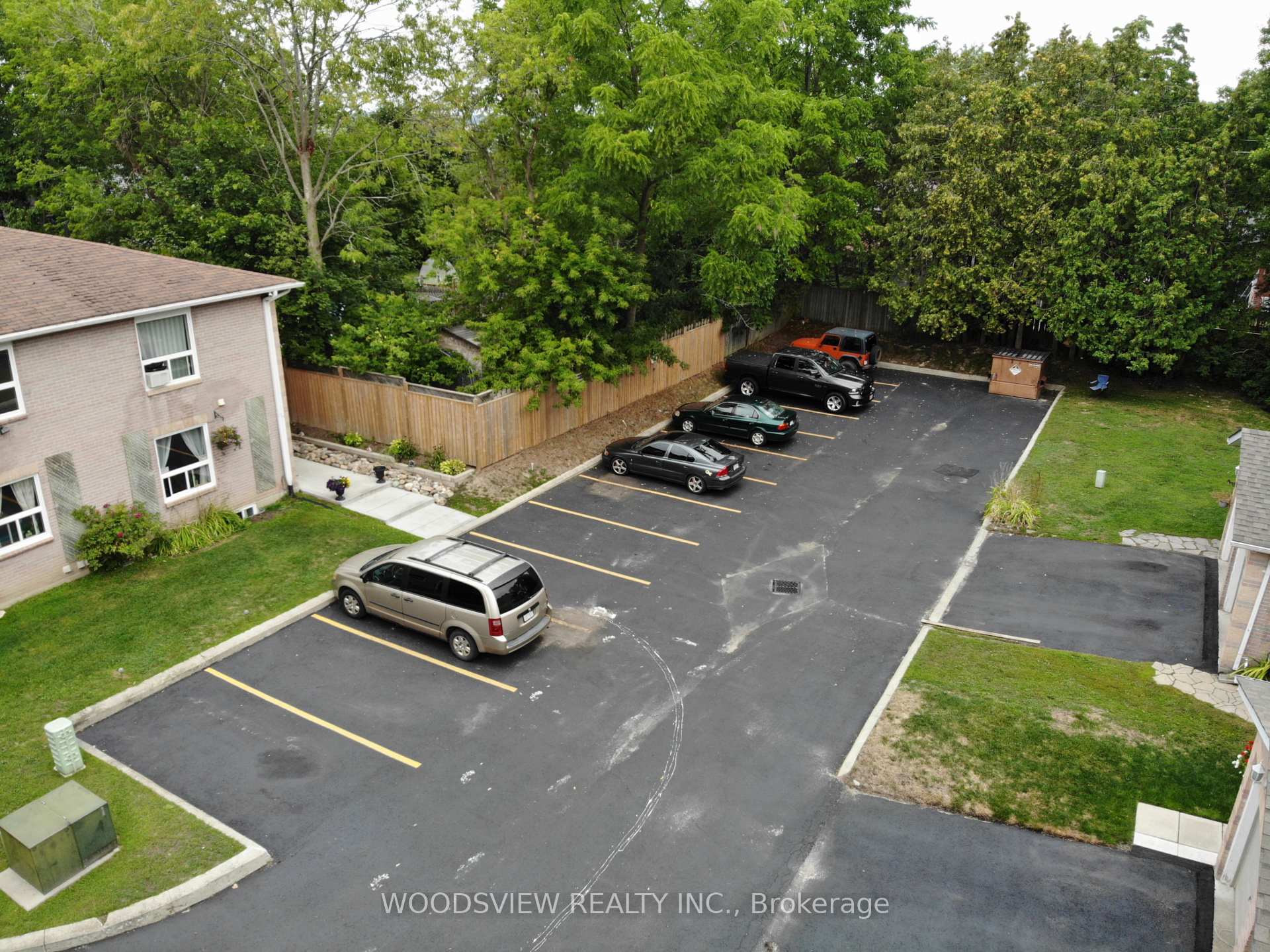 Photo 4 of Unit 2, 99 Lake Drive N, Georgina, Historic Lakeshore Communities — HOMEH