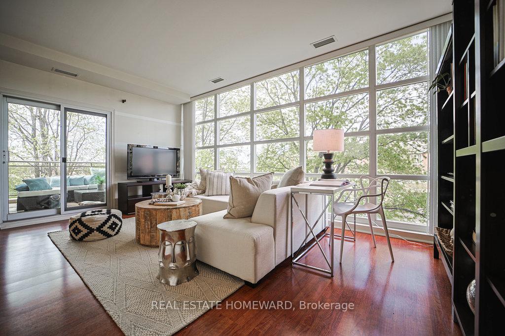 Photo 3 of Unit 209, 1 Leaside Park Drive, Toronto, Thorncliffe Park — HOMEH