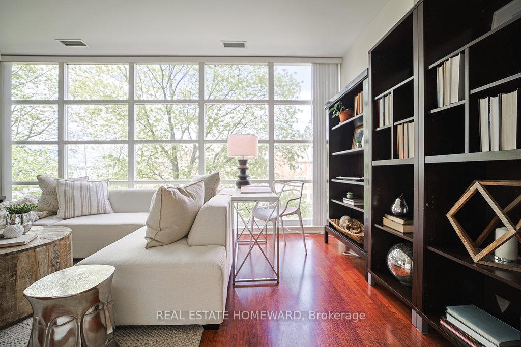 Photo 4 of Unit 209, 1 Leaside Park Drive, Toronto, Thorncliffe Park — HOMEH
