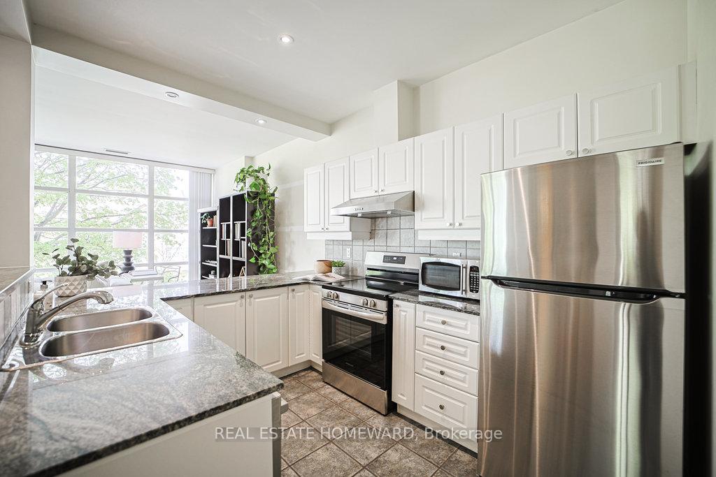 Photo 6 of Unit 209, 1 Leaside Park Drive, Toronto, Thorncliffe Park — HOMEH