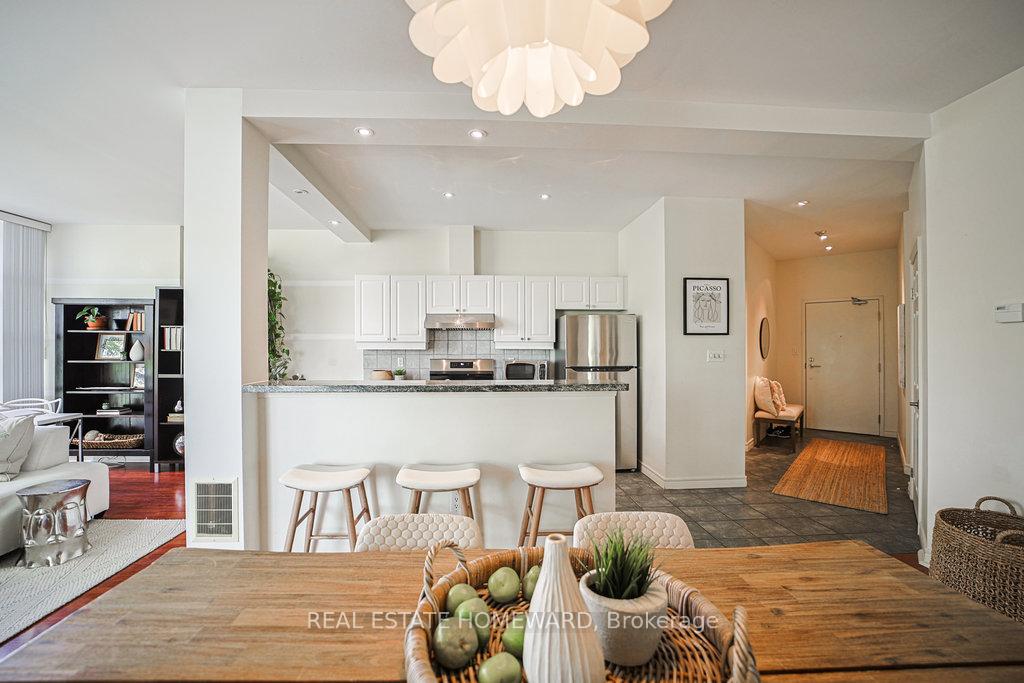 Photo 8 of Unit 209, 1 Leaside Park Drive, Toronto, Thorncliffe Park — HOMEH