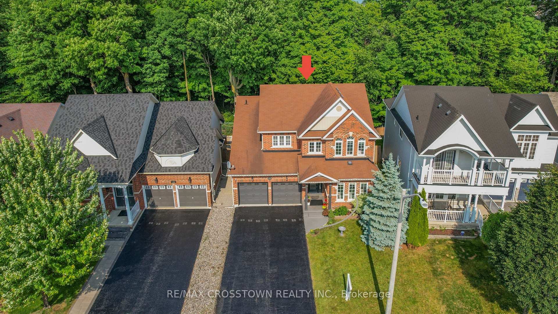 Photo 2 of 103 Diana Way, Barrie, Innis-Shore — HOMEH