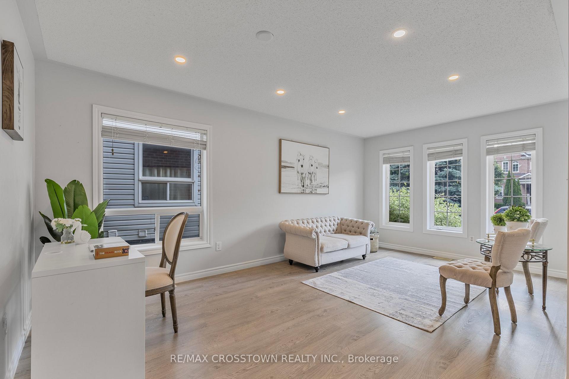 Photo 8 of 103 Diana Way, Barrie, Innis-Shore — HOMEH
