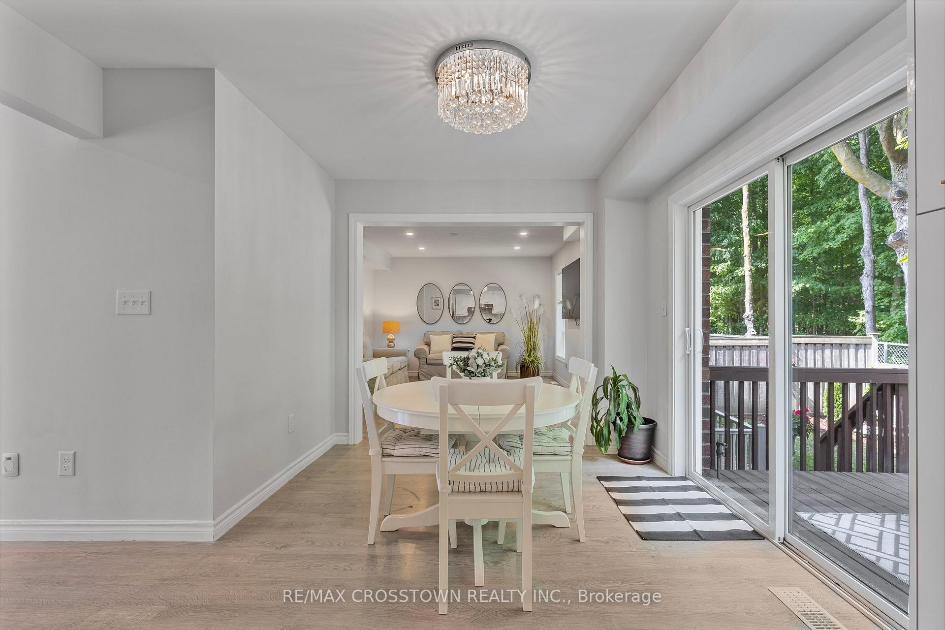 Photo 11 of 103 Diana Way, Barrie, Innis-Shore — HOMEH