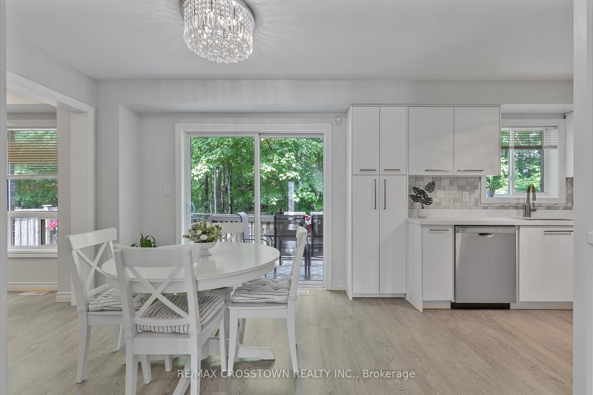 Photo 13 of 103 Diana Way, Barrie, Innis-Shore — HOMEH