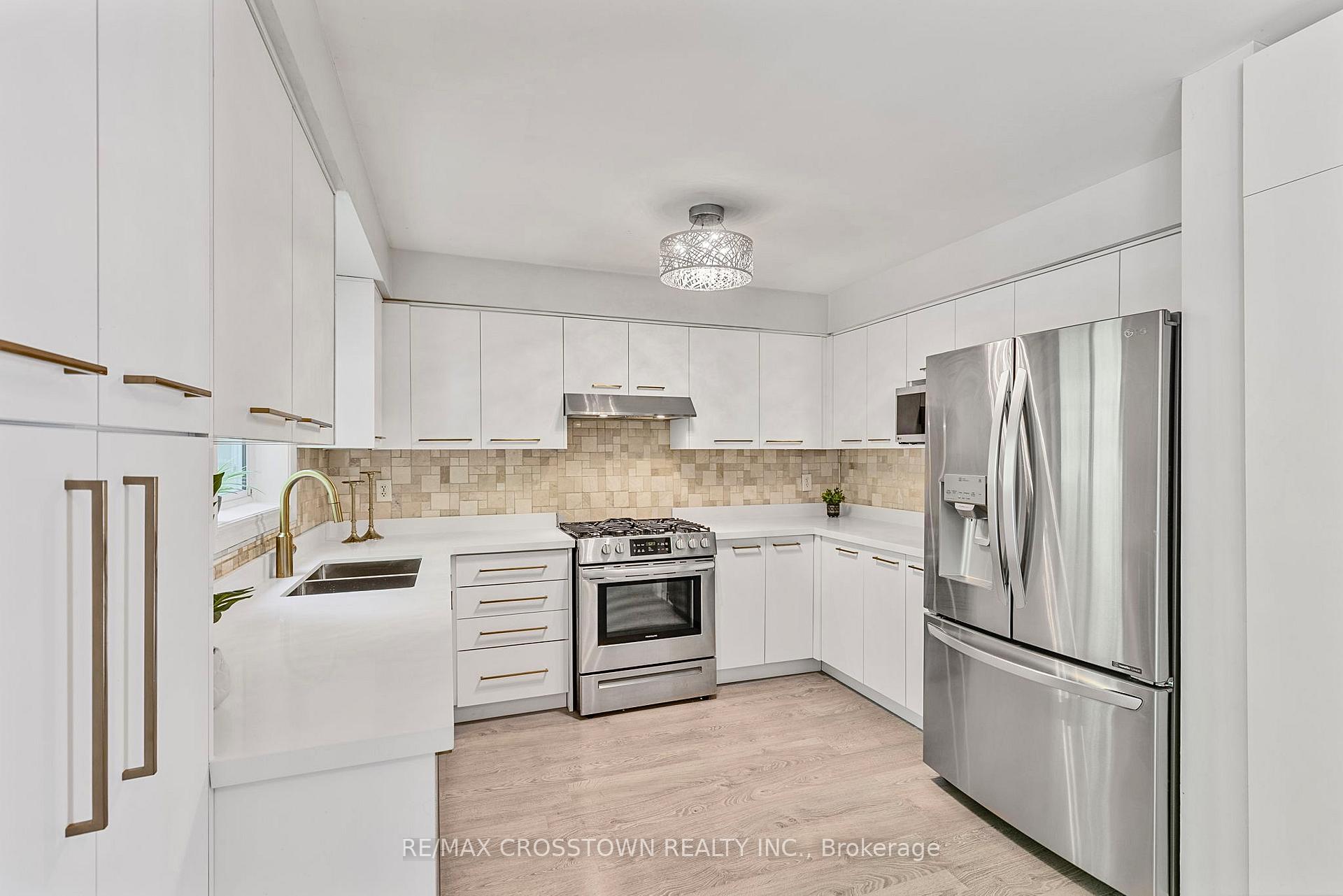 Photo 15 of 103 Diana Way, Barrie, Innis-Shore — HOMEH