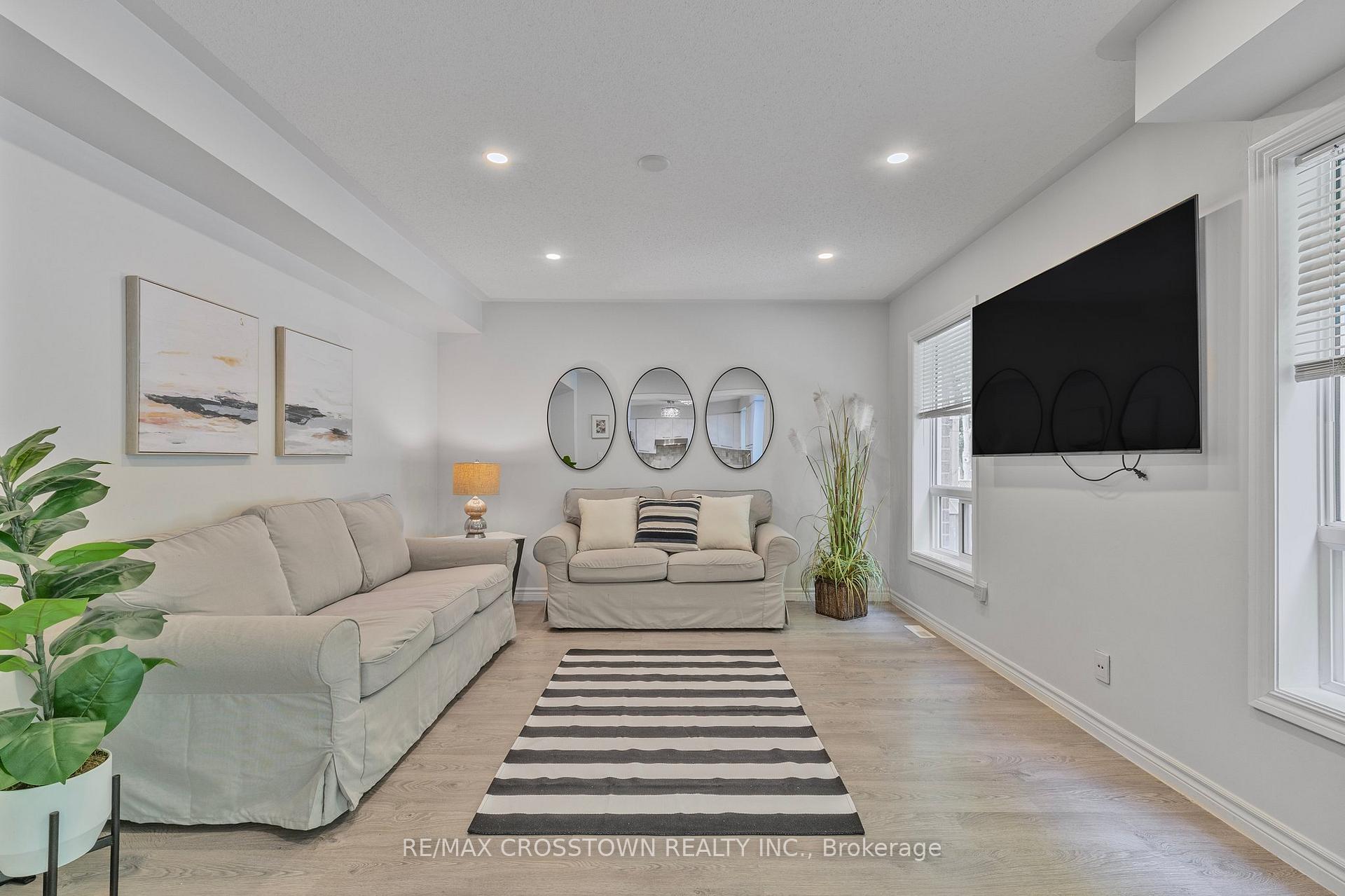 Photo 19 of 103 Diana Way, Barrie, Innis-Shore — HOMEH