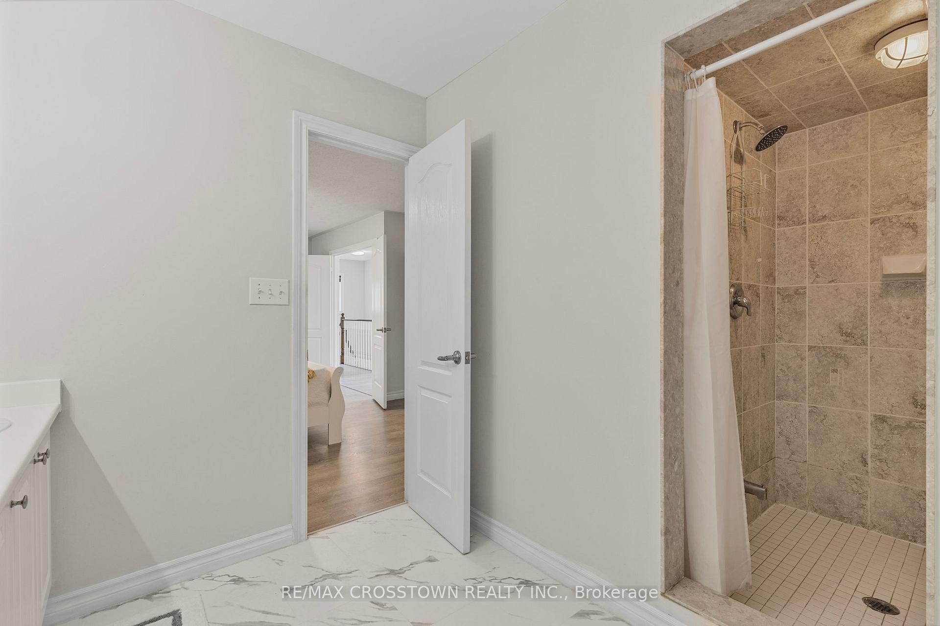 Photo 25 of 103 Diana Way, Barrie, Innis-Shore — HOMEH