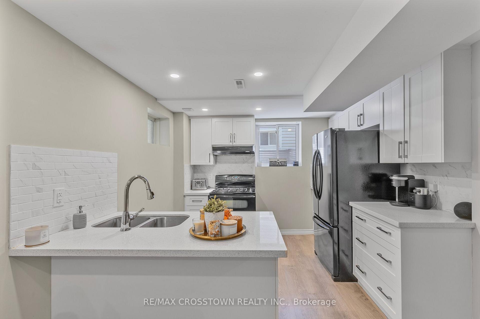 Photo 30 of 103 Diana Way, Barrie, Innis-Shore — HOMEH
