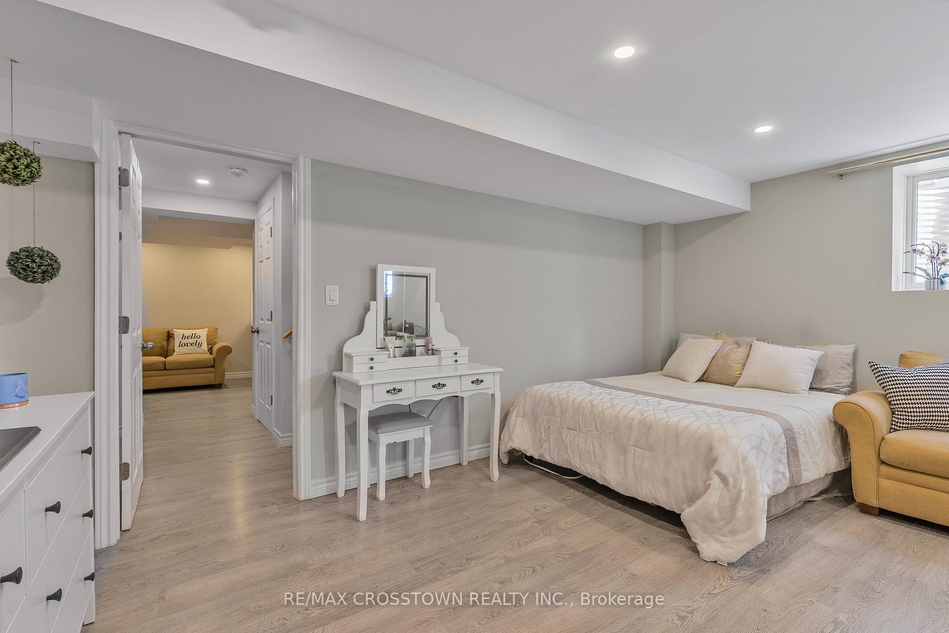 Photo 37 of 103 Diana Way, Barrie, Innis-Shore — HOMEH