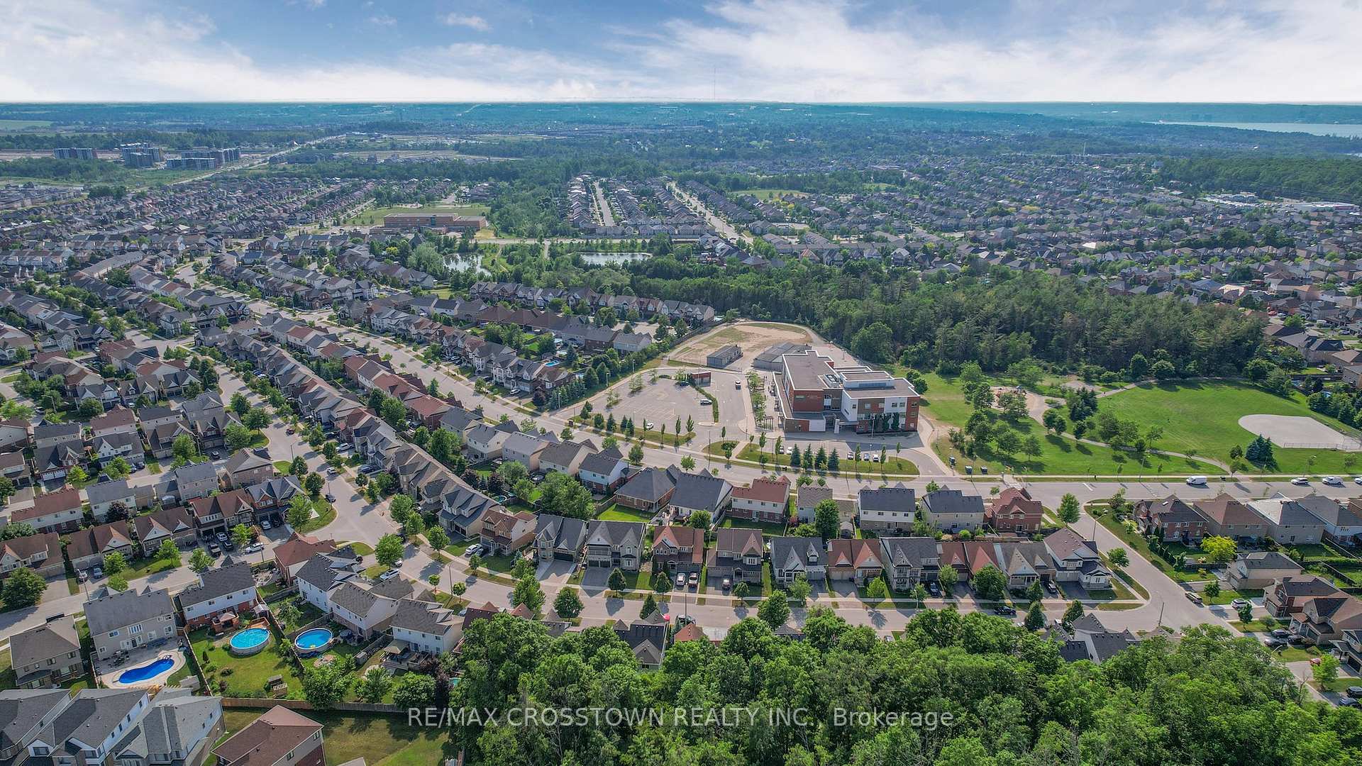 Photo 46 of 103 Diana Way, Barrie, Innis-Shore — HOMEH