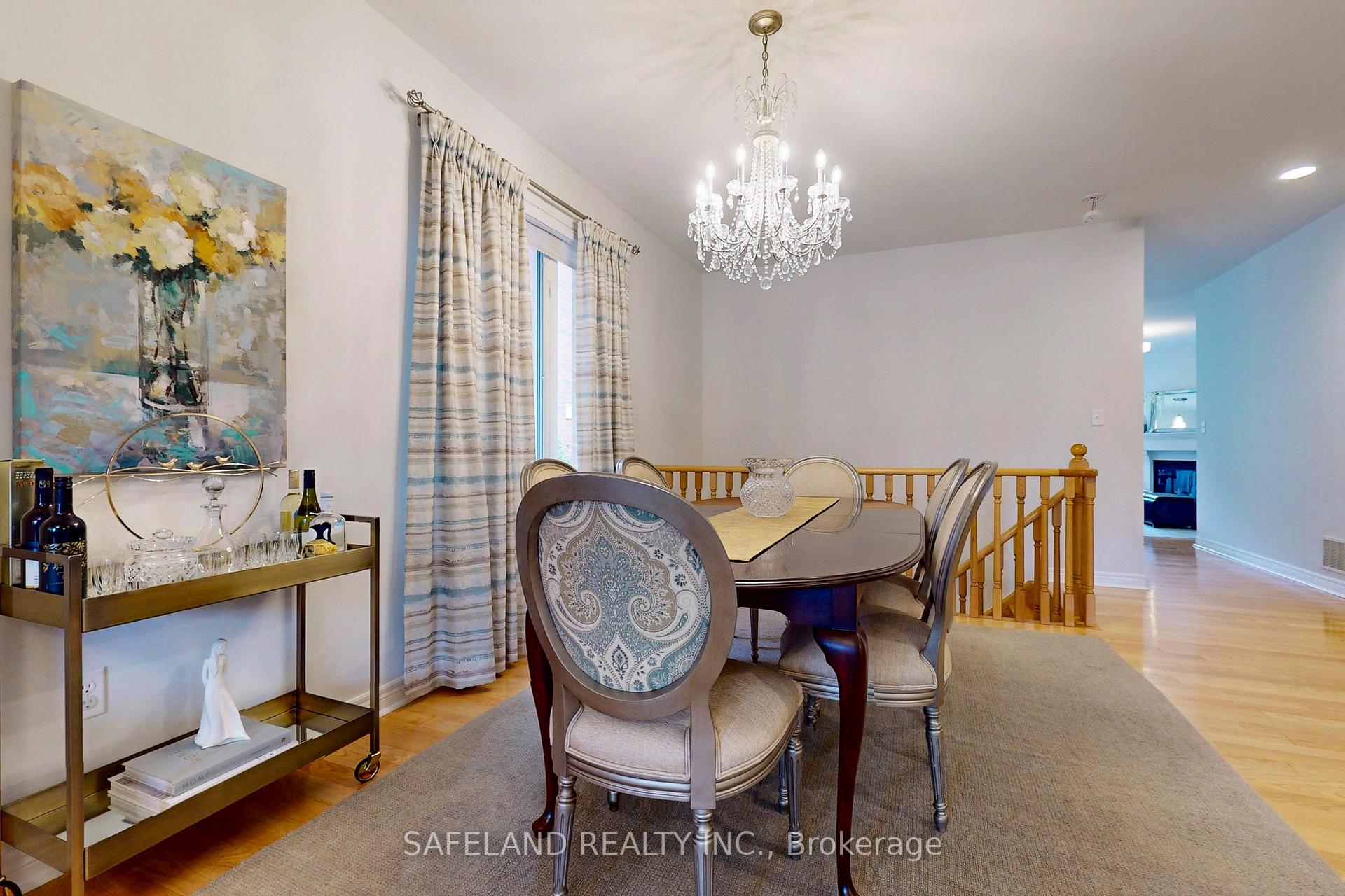 Photo 7 of 41 Eakins Drive, Aurora, Bayview Northeast — HOMEH