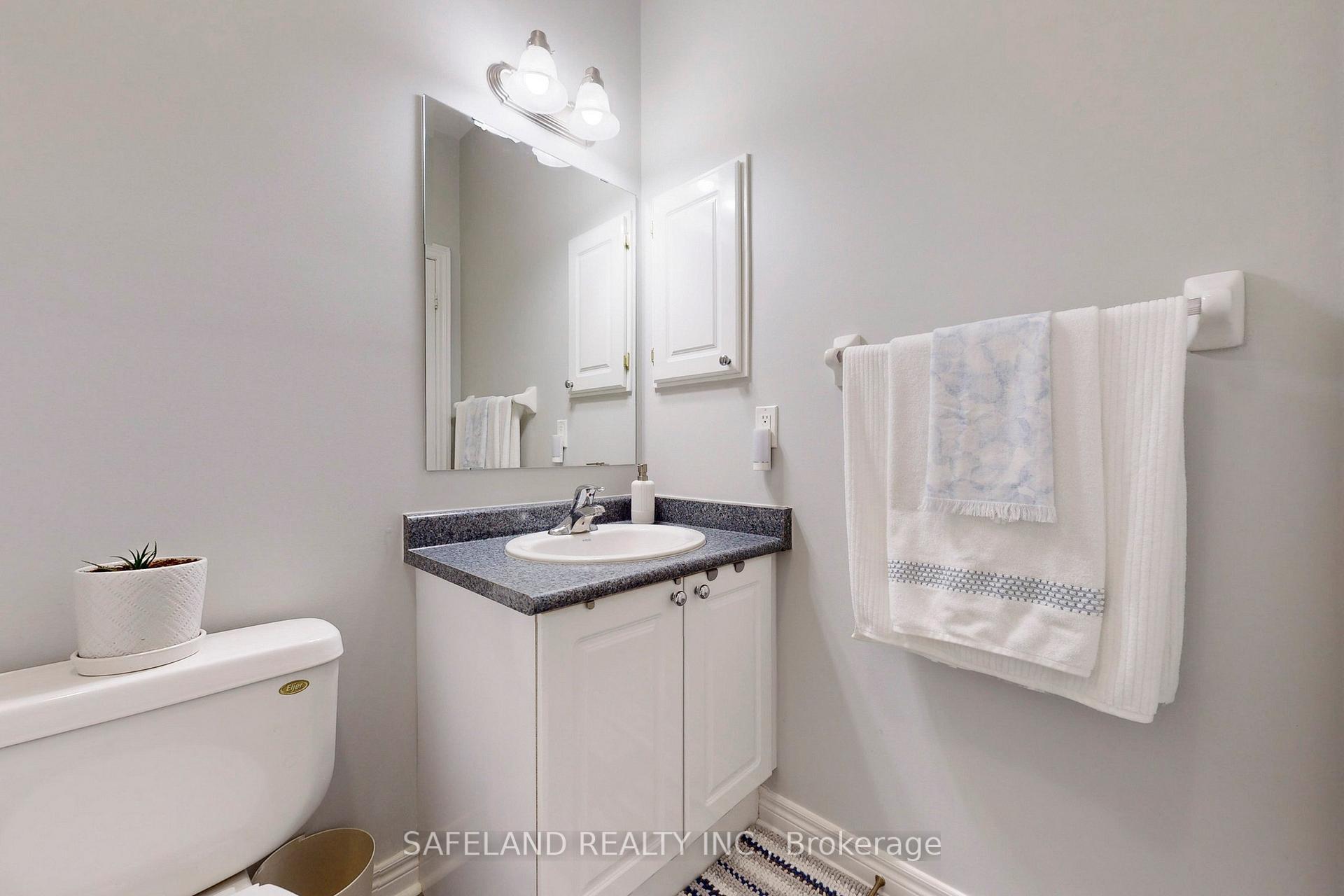 Photo 15 of 41 Eakins Drive, Aurora, Bayview Northeast — HOMEH