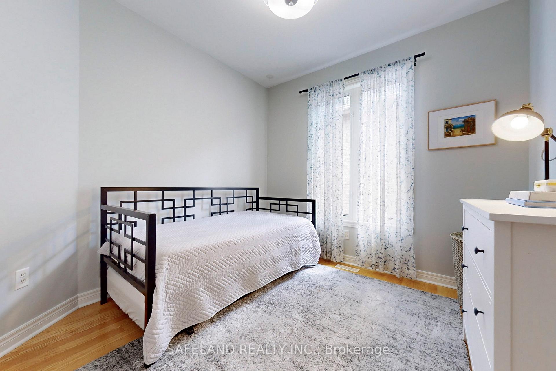 Photo 19 of 41 Eakins Drive, Aurora, Bayview Northeast — HOMEH