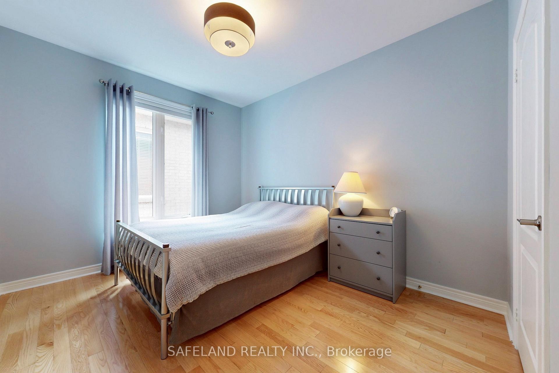 Photo 20 of 41 Eakins Drive, Aurora, Bayview Northeast — HOMEH