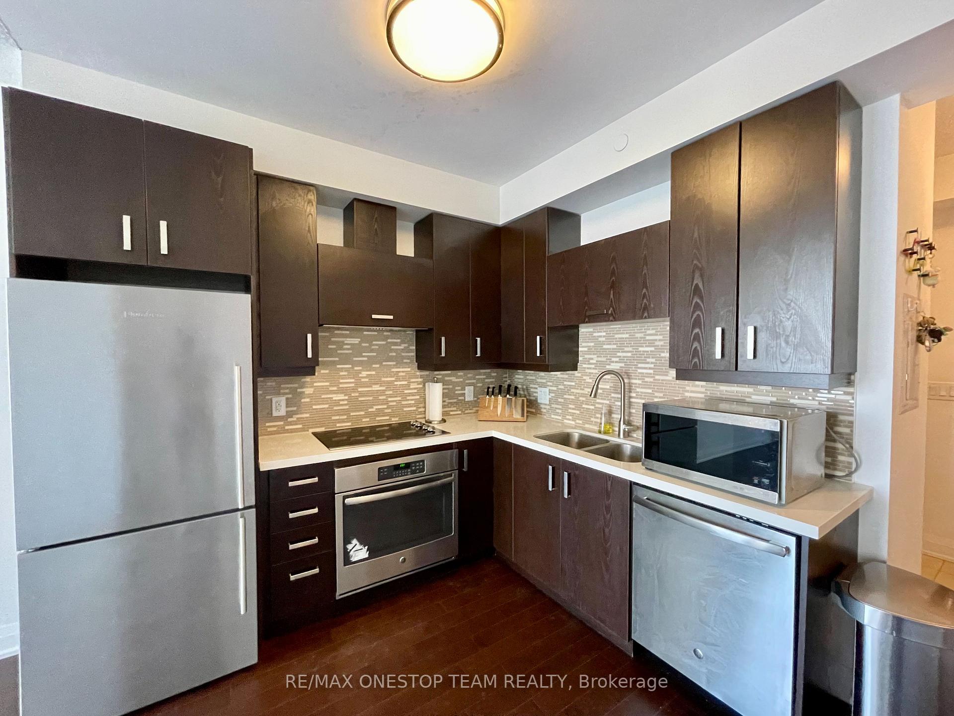 Photo 4 of Unit 325, 28 Uptown Drive, Markham, Unionville — HOMEH